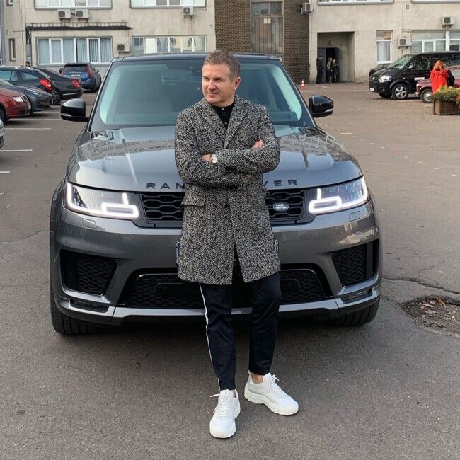 Юрій Горбунов представив в мережі свій дорогий автомобіль