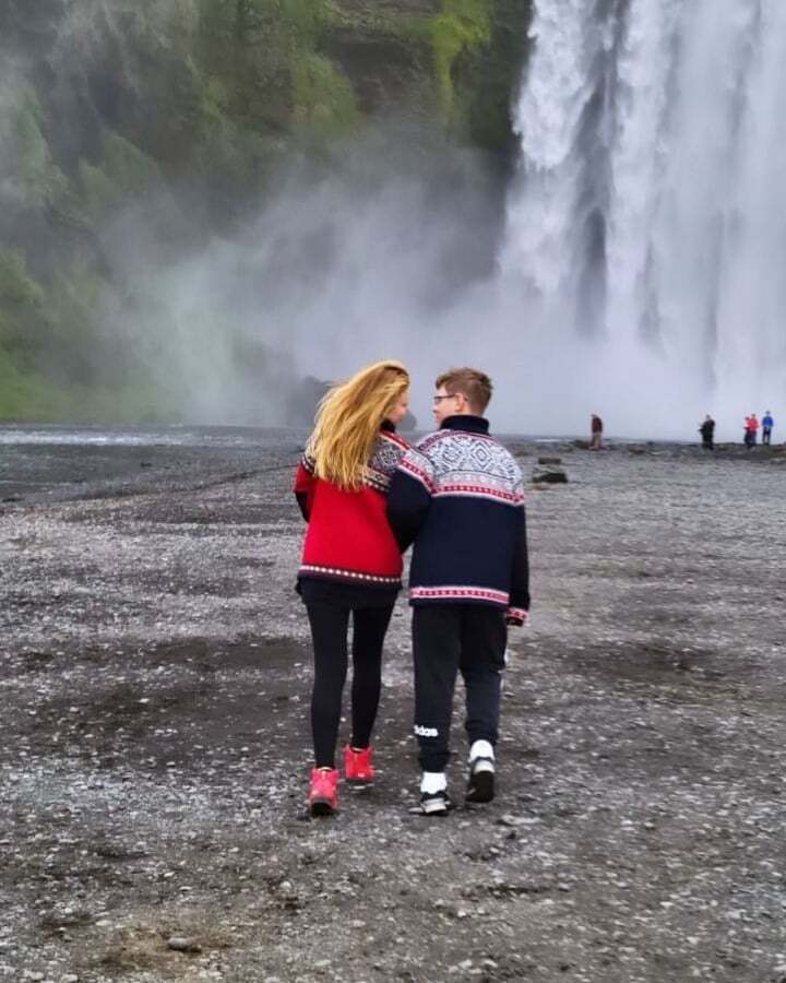 Кароль із сином Веніаміном вирушила в подорож по Ісландії