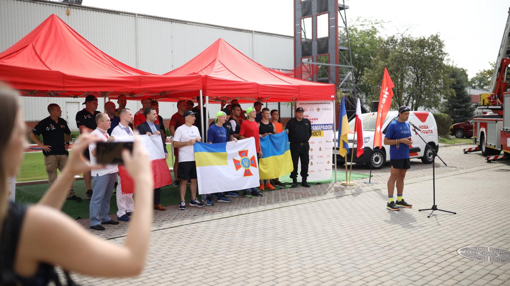 Український рятувальник пробіг з Києва до Варшави, подолав 850 км за 14 днів (фото)
