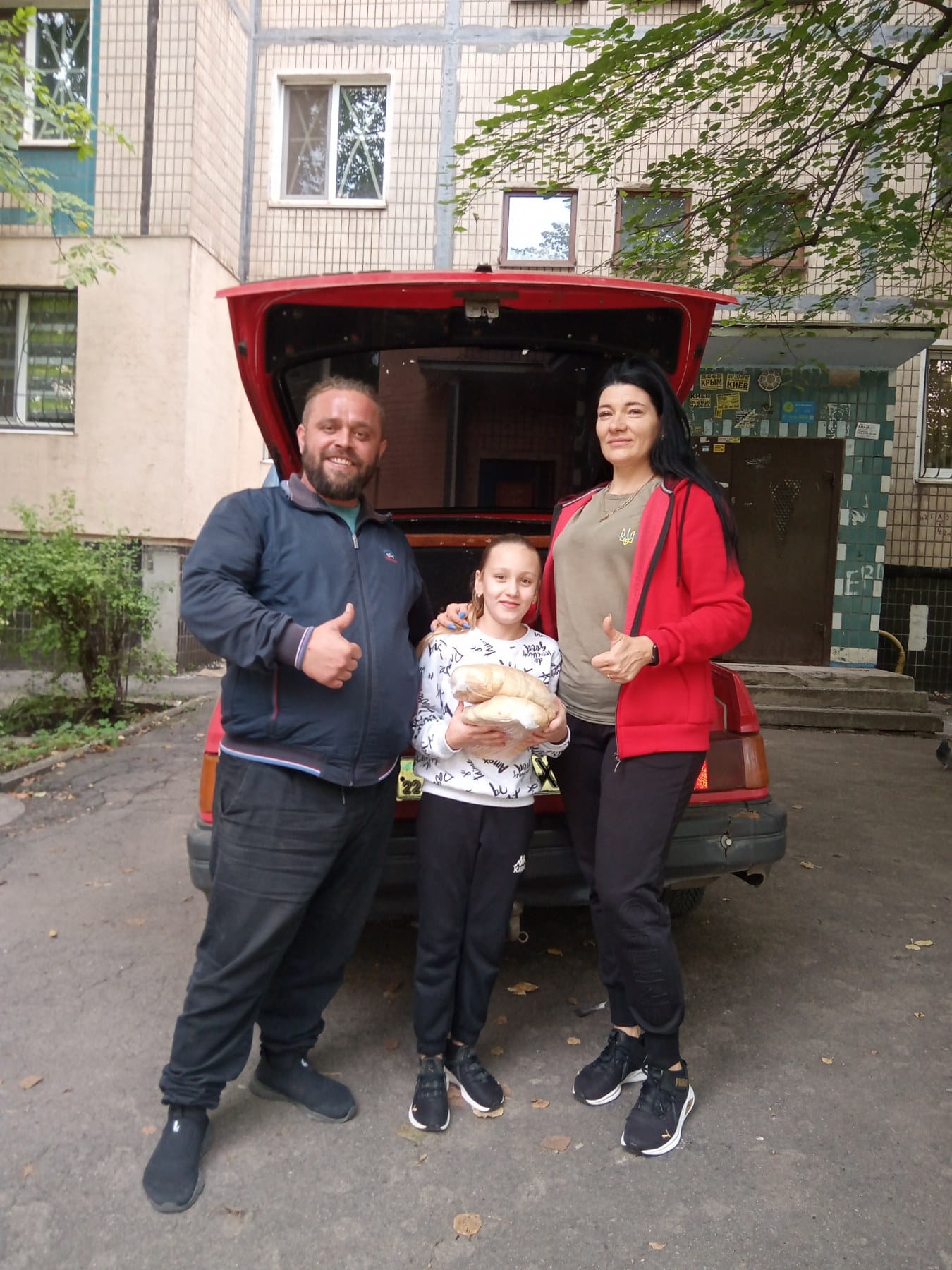 Українка віддала зібрані на велосипед гроші, щоб допомогти жителям деокупованих територій