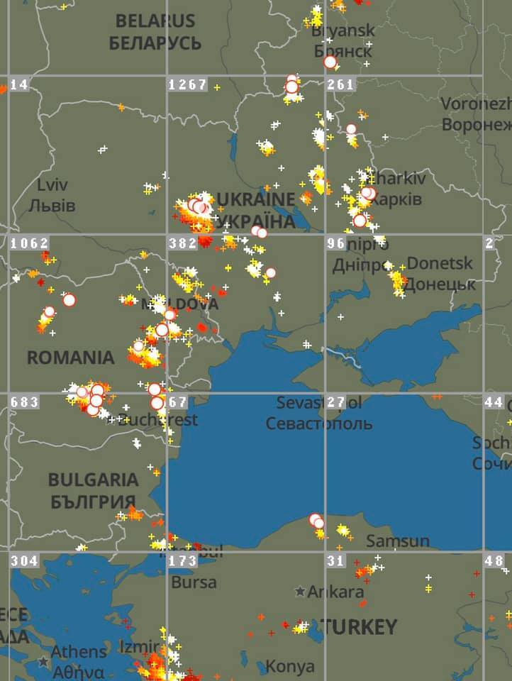 На Україну насуваються грози: оголошено жовтий рівень небезпеки