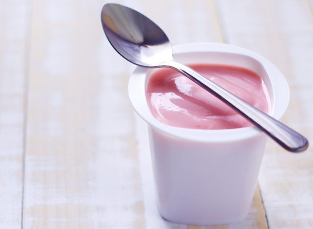 В ароматизированном йогурті ховається велика кількість цукру